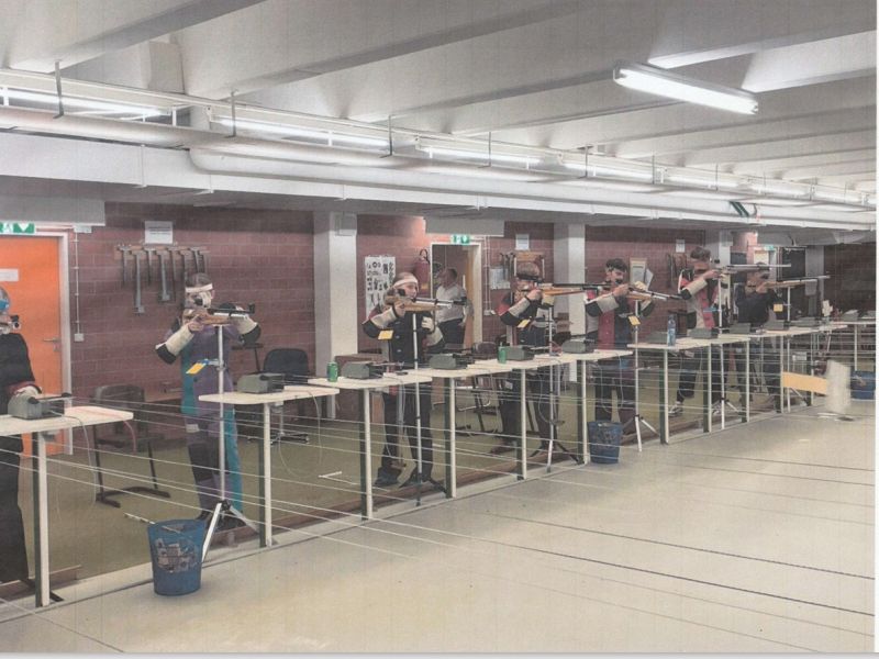Schützen beim Training  ( Fotoposition ohne Munition aus Sicherheitsgründen )