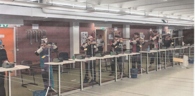 Schützen beim Training  ( Fotoposition ohne Munition aus Sicherheitsgründen )
